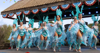 animacion-calle-carnaval-espectaculo-portaventura